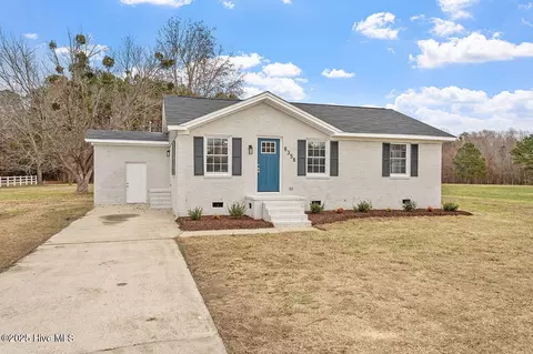 6356 Stagecoach Rd, Elm City, NC 27822