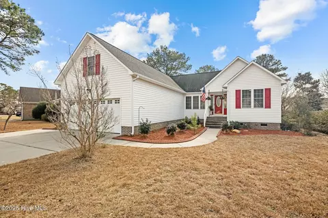 202 Belle Oaks Dr, New Bern, NC 28562