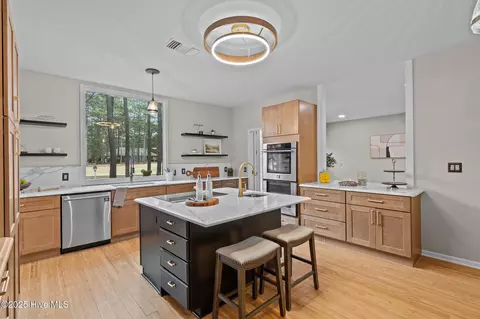 Kitchen - 17 Mcmichael Dr, Pinehurst, NC 28374 photo 4 of 6