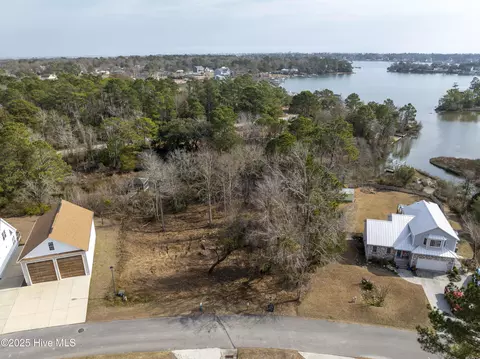 635 Riva Ridge Rd, Sneads Ferry, NC 28460