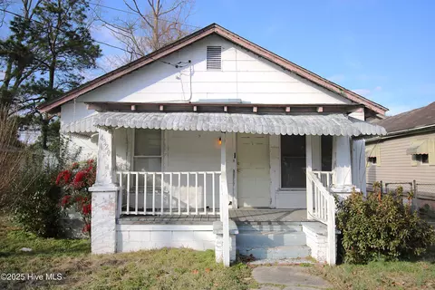 4320 Wallace St, Farmville, NC 27828