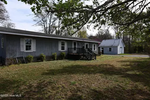 8703 Newland Rd, Creswell, NC 27928