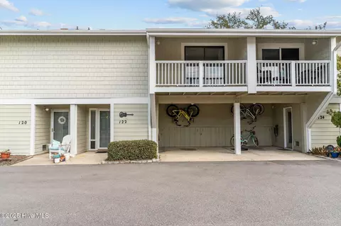 122 Captains Ct, Wrightsville Beach, NC 28480