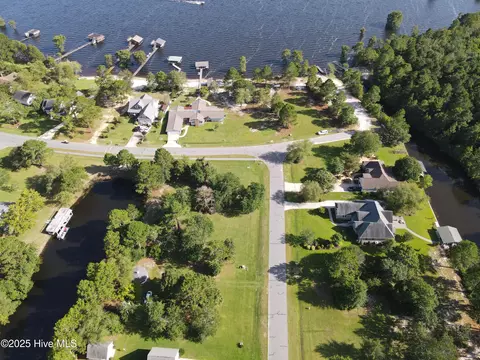 164 Bull Bay Dr, Harrells, NC 28444