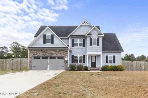 306 White Dove Dr, Hubert, NC 28539