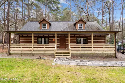11 Dogwood Pl, Whispering Pines, NC 28327