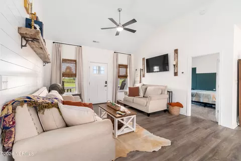 Entry Way - 135 Otter Loop, Barco, NC 27917 photo 3 of 3
