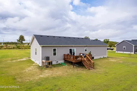 Exterior - 135 Otter Loop, Barco, NC 27917 photo 5 of 6