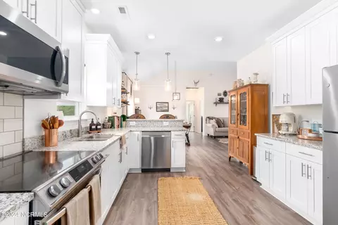 Kitchen - 135 Otter Loop, Barco, NC 27917 photo 3 of 4