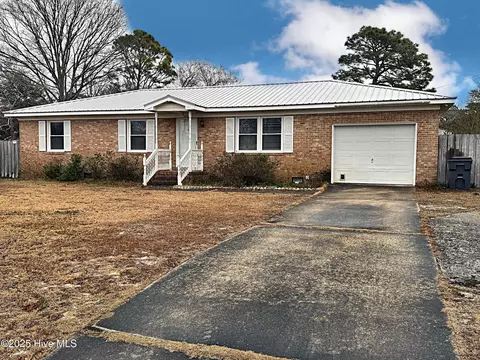 4721 Salix Dr, Wilmington, NC 28412