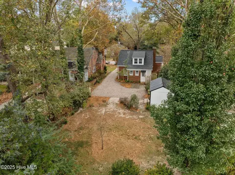 Exterior - 102 E 13th St, Washington, NC 27889 photo 5 of 6