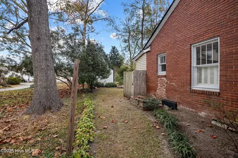 Exterior - 102 E 13th St, Washington, NC 27889 photo 4 of 6