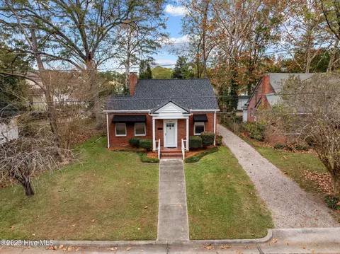 102 E 13th St, Washington, NC 27889
