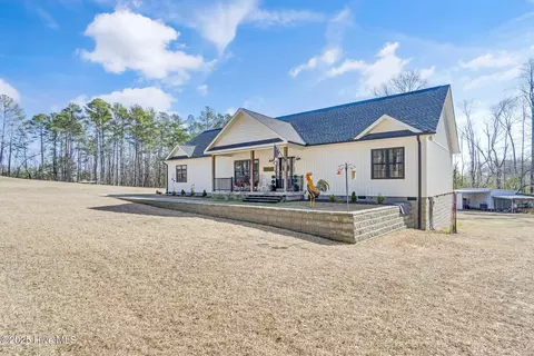105 Mcneil St, Ellerbe, NC 28338