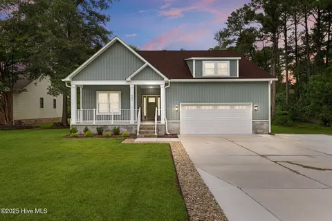 807 Navidad Bank Ct, New Bern, NC 28560