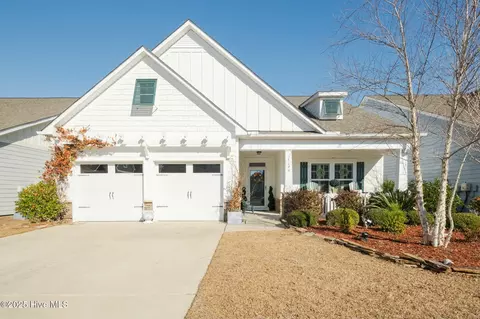 3196 Inland Cove Dr, Southport, NC 28461