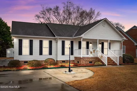 2301 Summerfield Dr, Tarboro, NC 27886