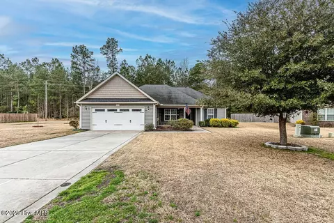 401 Skye Ct, Jacksonville, NC 28546