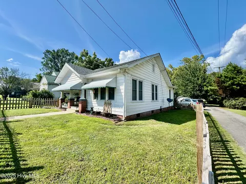 503 S Haughton St, Williamston, NC 27892