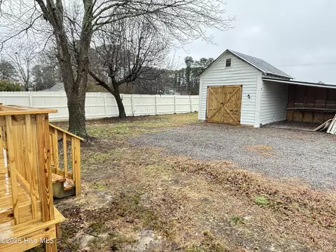111 Lawrence St, Murfreesboro, NC 27855 photo 6