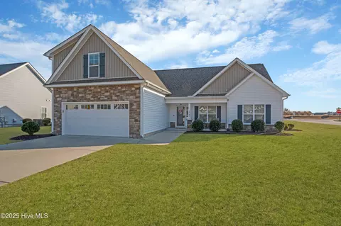 3865 E Baywood Ln, Greenville, NC 27834