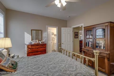 Bedroom - 122 Thames Ln, Chocowinity, NC 27817 photo 4 of 8
