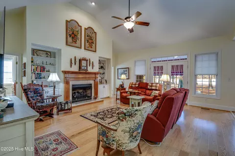 Living - 122 Thames Ln, Chocowinity, NC 27817 photo 1 of 2