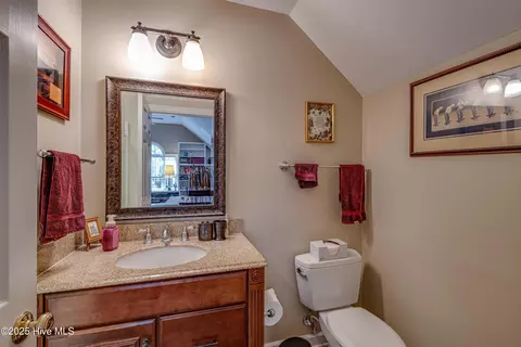 Bath - 122 Thames Ln, Chocowinity, NC 27817 photo 9 of 10