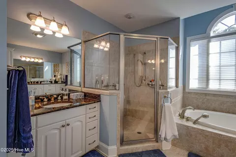 Bath - 122 Thames Ln, Chocowinity, NC 27817 photo 2 of 10