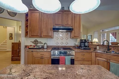 Kitchen - 122 Thames Ln, Chocowinity, NC 27817 photo 6 of 7