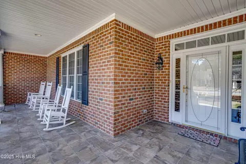 Exterior - 122 Thames Ln, Chocowinity, NC 27817 photo 2 of 9