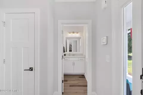 Entry Way - 2201 Sloop Point Rd, Hampstead, NC 28443 photo 3 of 5