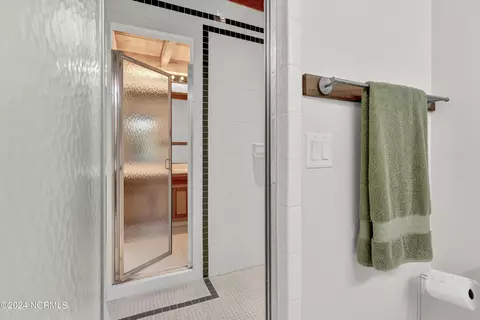 Bath - 986 Avila Ave, Hampstead, NC 28443 photo 6 of 8
