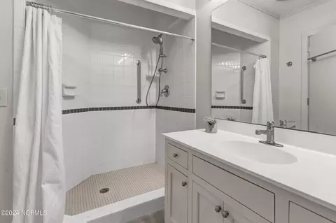Bath - 986 Avila Ave, Hampstead, NC 28443 photo 8 of 8