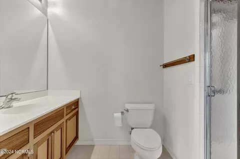 Bath - 986 Avila Ave, Hampstead, NC 28443 photo 5 of 8
