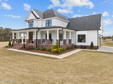 660 Mills Rd, Mount Olive, NC 28365 photo 9