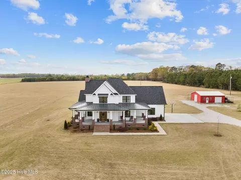 660 Mills Rd, Mount Olive, NC 28365 photo 2