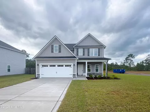 619 High Tide Dr, Sneads Ferry, NC 28460