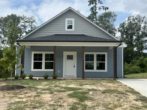 132 Ambergate Ct, Rocky Mount, NC 27804