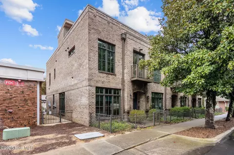 460 SW Broad St, Southern Pines, NC 28387