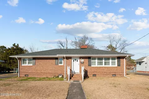 213 Eighth St, Ayden, NC 28513