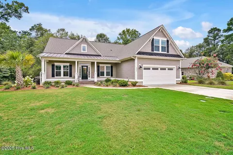8228 Oak Abbey Trl NE, Leland, NC 28451