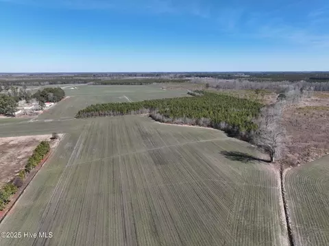 230 Middle Swamp Rd, Corapeake, NC 27926