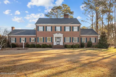 504 S Main St, Robersonville, NC 27871