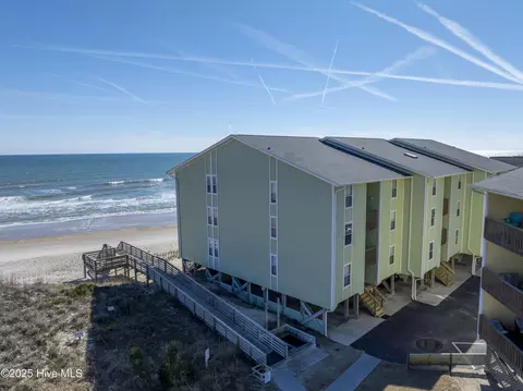 918 N New River Dr #126, Surf City, NC 28445