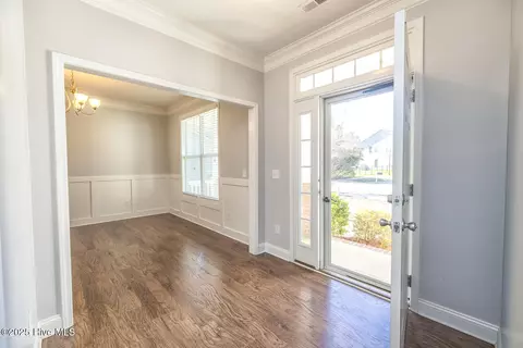 Entry Way - 116 Bunchberry Ct, Hampstead, NC 28443 photo 1 of 2