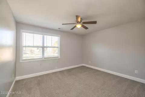 Bedroom - 116 Bunchberry Ct, Hampstead, NC 28443 photo 3 of 6