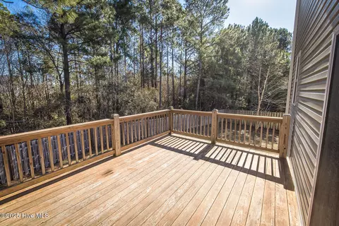 Exterior - 116 Bunchberry Ct, Hampstead, NC 28443 photo 4 of 10