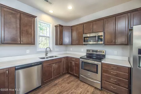 Kitchen - 116 Bunchberry Ct, Hampstead, NC 28443 photo 2 of 4