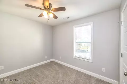 Bedroom - 116 Bunchberry Ct, Hampstead, NC 28443 photo 5 of 6